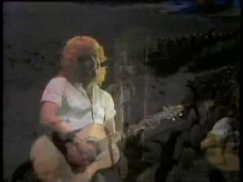 Status Quo Living On An Island