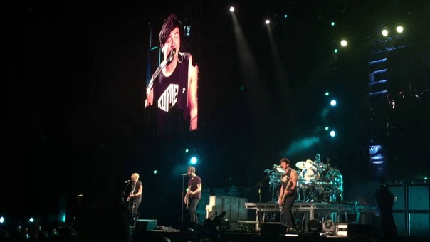 5 SOS, , Jet black heart, , Bristow SLFL, , 8 July,