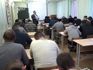 Бюрократический круг, или Как мигранты ходят по кабинетам, пытаясь выправить документы