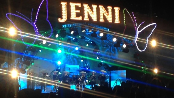 Becky G at Jenni Vive