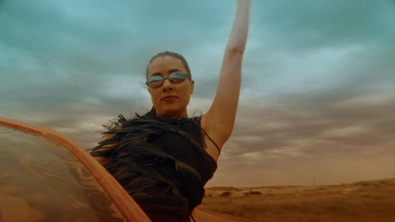 Confidence Man Feels Like A Different Thing ( Official